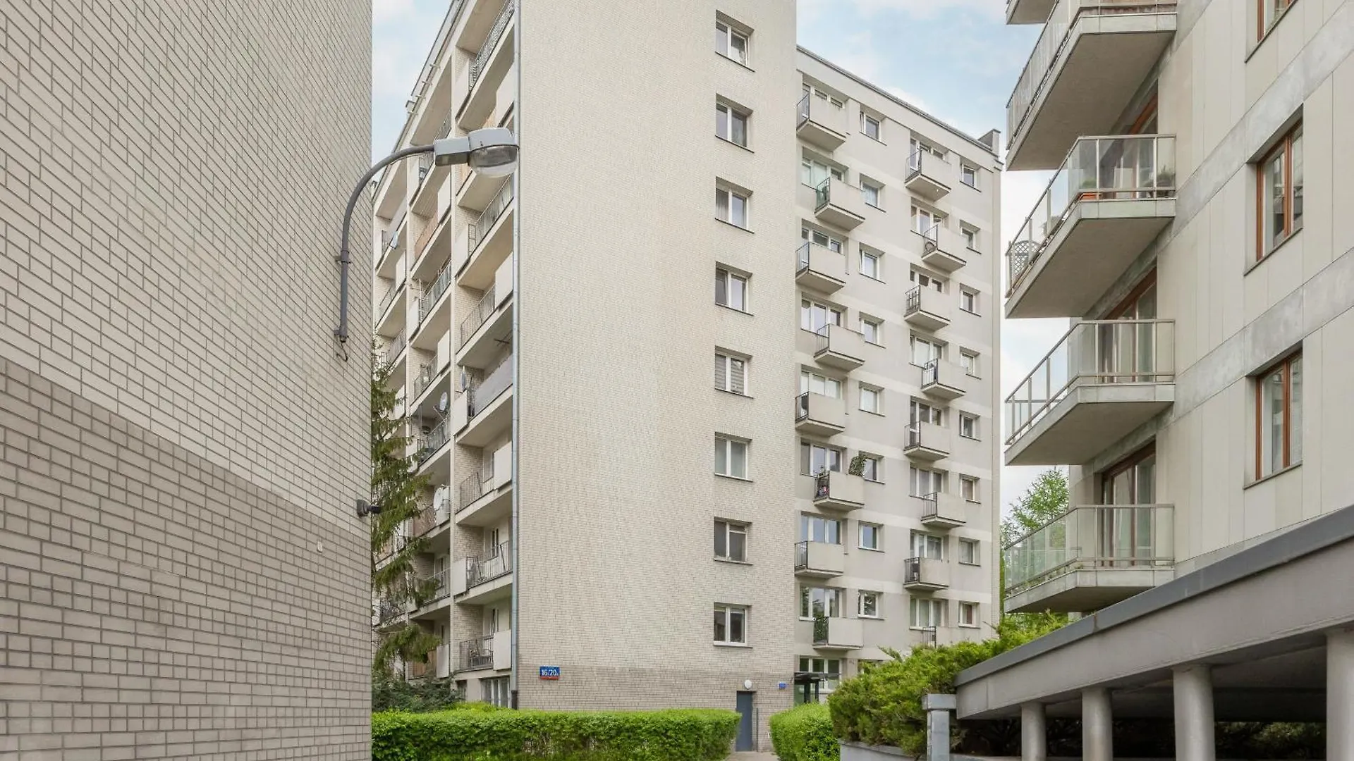 City Park Studio Apartment Solec Warsaw By Renters Poland